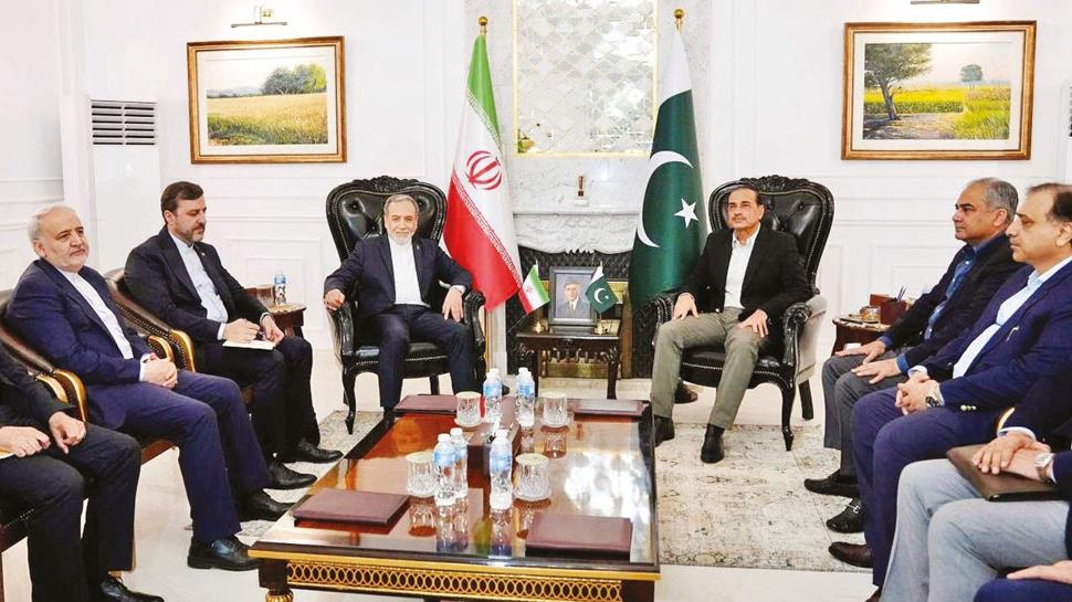 �ran k�rm�z� �izgisini Pakistan'a sundu