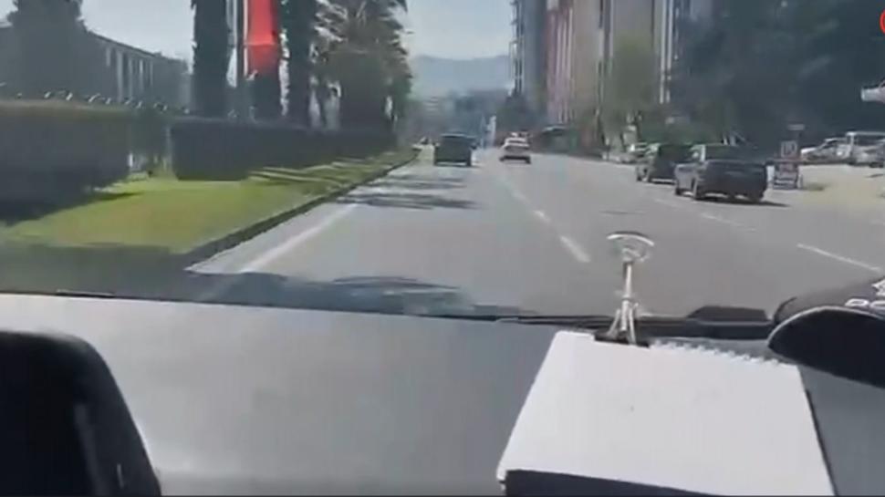 Polis kimliğini kaybeden öğrenciyi sınava yetiştirdi