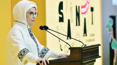 Emine Erdo�an'dan �ocuklar� dijital istiladan koruma �a�r�s�