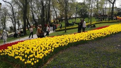 �stanbul gezi rehberi... Tarihin ve �i�eklerin bulu�tu�u nokta: G�lhane Park�!