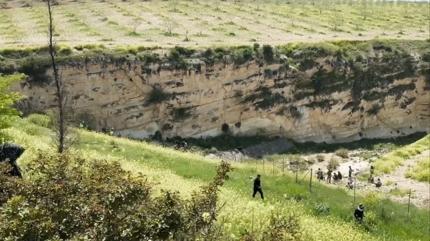 �ki g�nd�r aran�yordu: Cans�z bedeni menfezde bulundu