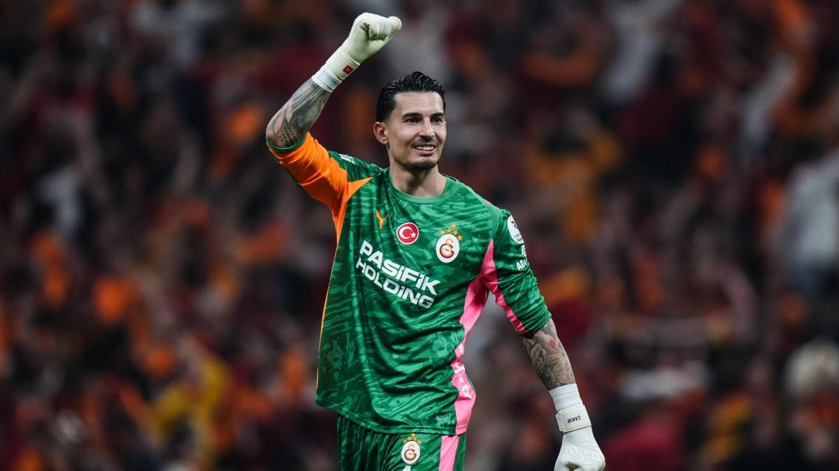 u�urcan �ak�r galatasaray a��klama foto�raflar� resimleri