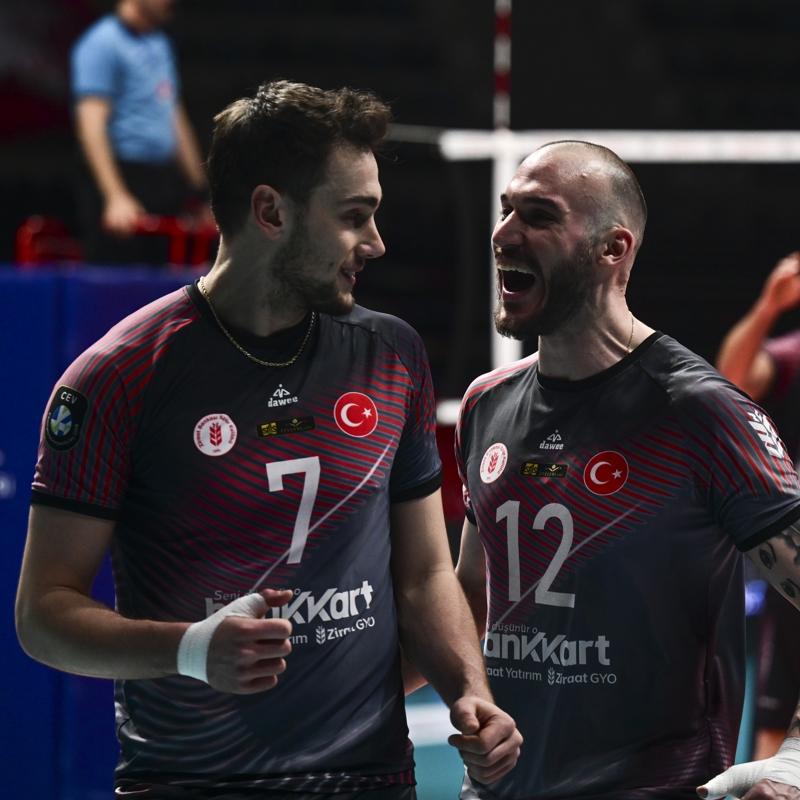 Efeler Ligi'nde �ampiyon Ziraat Bankkart! �st �ste ikinci zafer