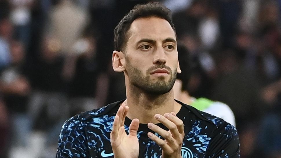 Hakan Çalhanoğlu'ndan kötü haber