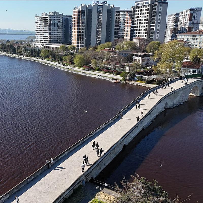 K���k�ekmece G�l� k�rm�z�ya d�nd�