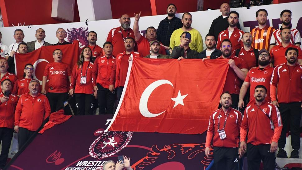 Milli güreşçilerden Avrupa Şampiyonası'nda madalya şov!