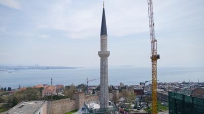 Ayasofya-i Kebir Camii'nin kuzeydo�u minaresinde restorasyon tamamland�