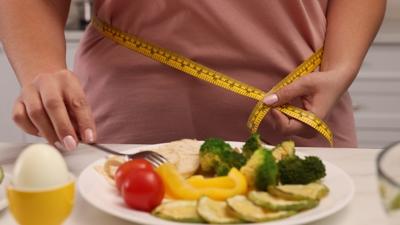 Endi�eye gerek yok! Diyete ra�men kilo vermeniz durduysa nedeni...