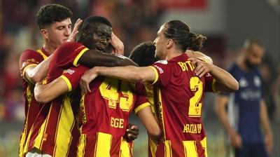 G�ztepe'den i� sahada tarihi performans