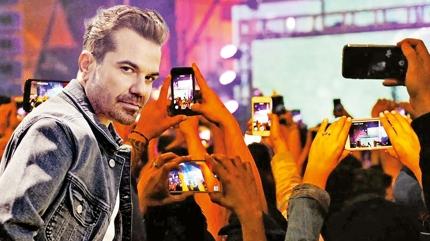 Alk�� devri bitti! Kenan Do�ulu'dan konserlerdeki seyirciye ele�tiri