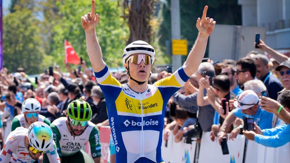 Zafer Tom Crabbe'nin