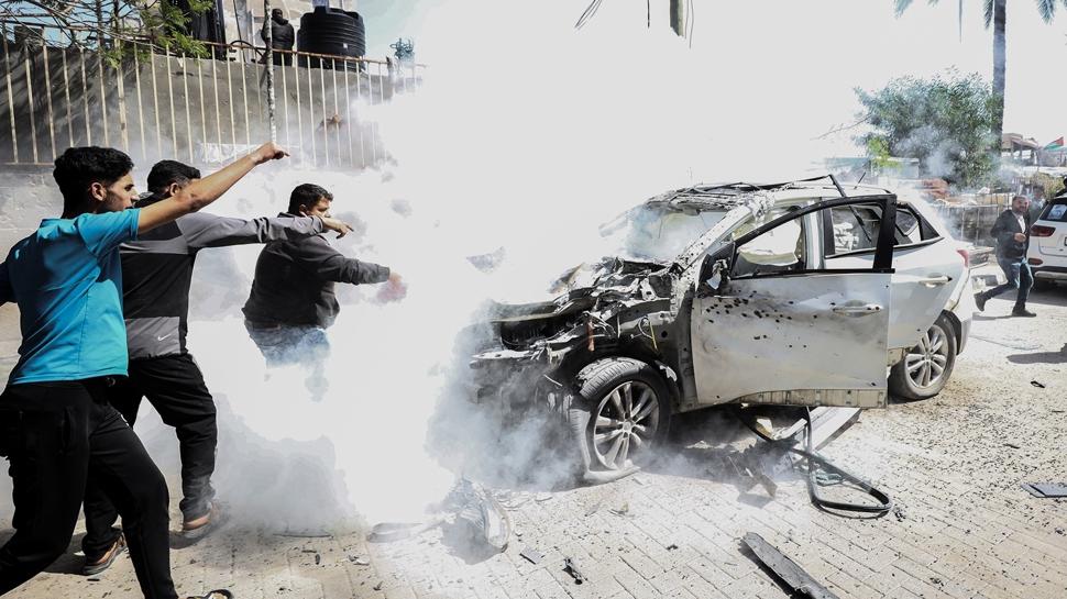 İsrail Gazze'de araca saldırdı: 2 Filistinli hayatını kaybetti