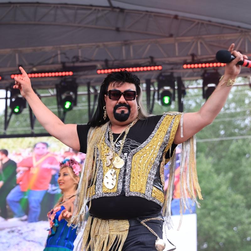 Kobra Murat'tan e�ine �vg� dolu s�zler: �32. senemiz kutlu olsun Emine'm�