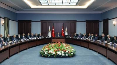 AK Parti MYK topland�