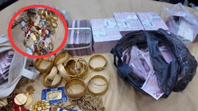 Emlak�� g�r�n�ml� tefecilere darbe! Evden alt�n ve para f��k�rd�