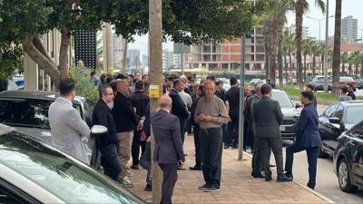 Hakim �iftin evlat ac�s�