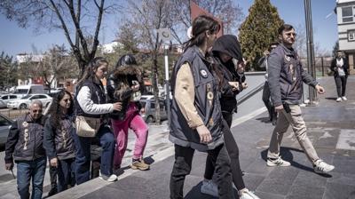 Masaj salonlar�na fuhu� bask�n�! �ebeke ��kt�