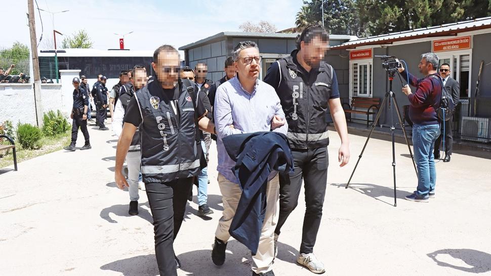 Halfeti'de eski başkan yolsuzluktan tutuklandı