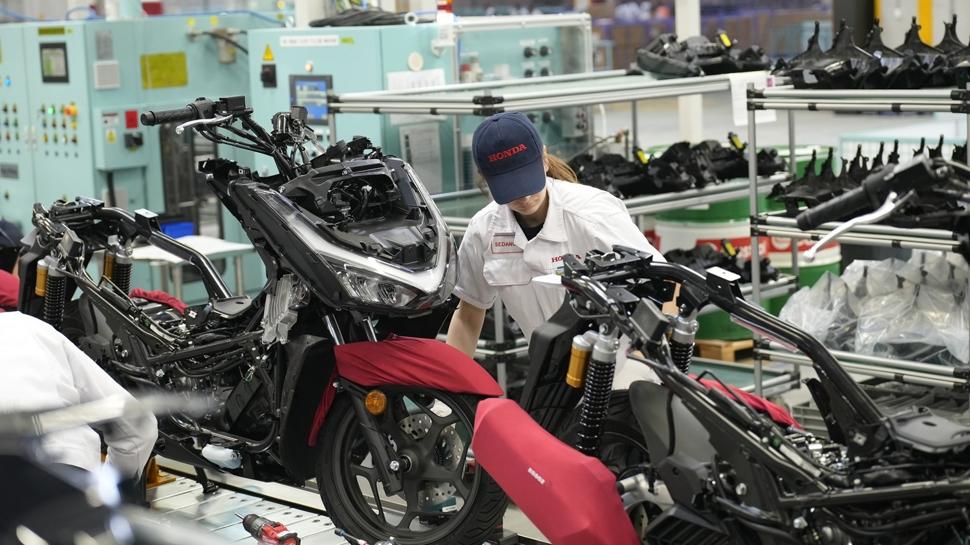 Japon otomobil devinden T�rkiye ad�m�: �retim resmen ba�lad�