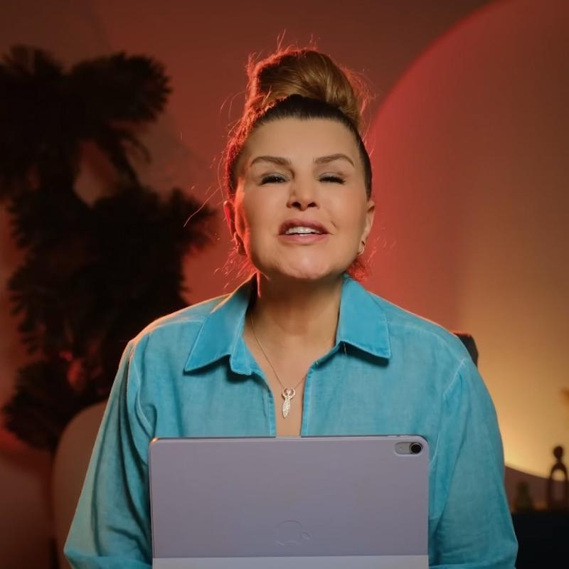 Anne oluyor! �kiz bebek m�jdesi geldi