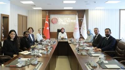 Meta heyeti Bakanl�kta: Sosyal medyada ebeveyn kontrol� g��leniyor