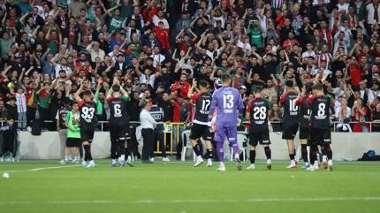 Kar��yaka, son 8 sezonda 5. kez play-off'ta elendi