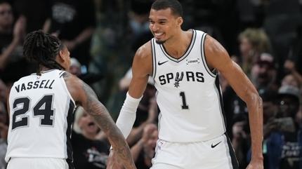 Spurs, Bat� Konferans�'nda yar� final bileti ald�