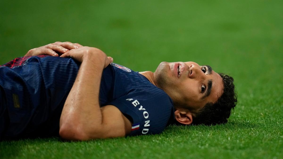 Achraf Hakimi psg futbol foto�raflar� resimleri