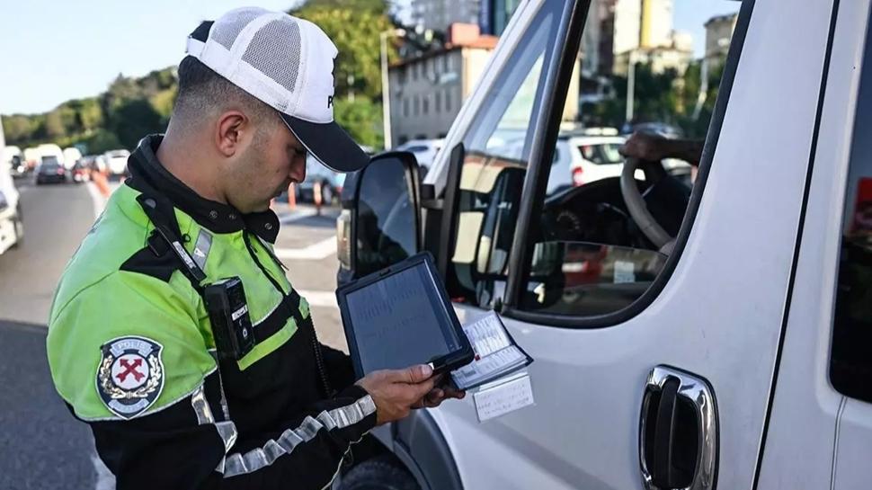 Trafikte kaza ve kural ihlali azald�
