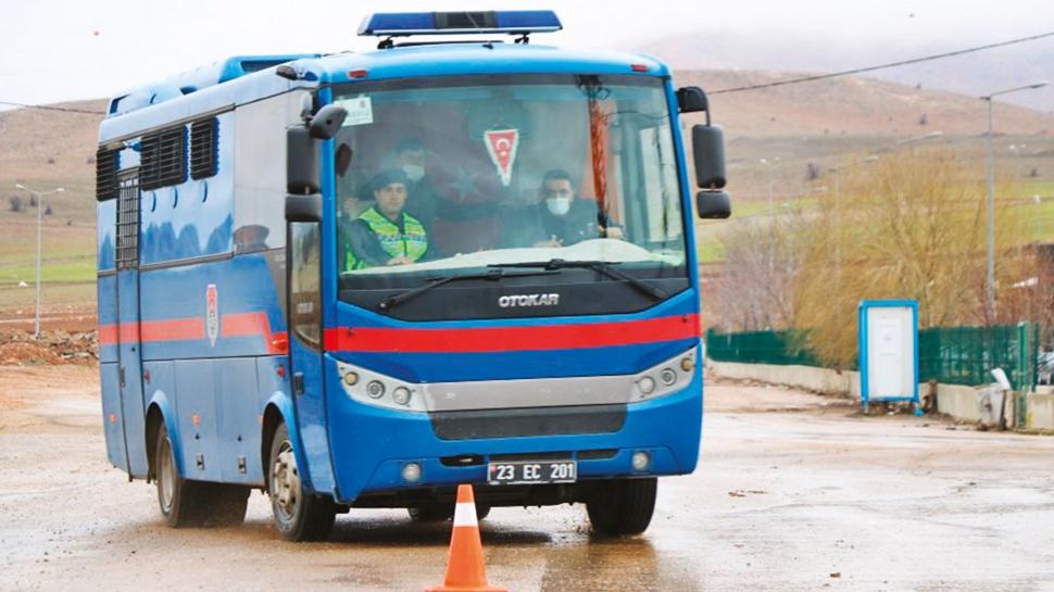 Ring aracında küfür duruşmada kavga! İmamoğlu davasında salon karıştı