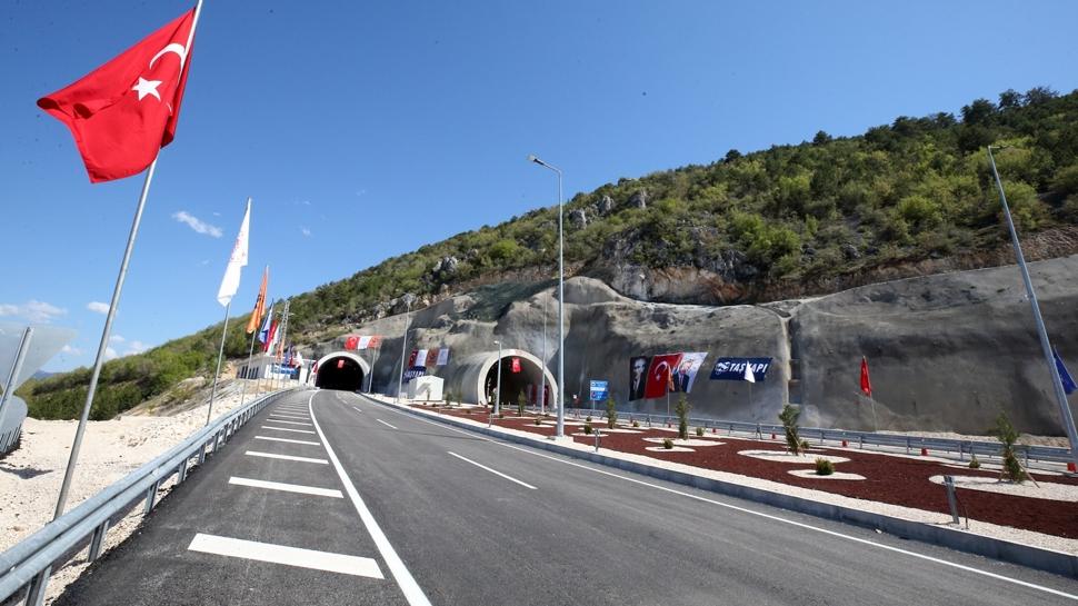 Sürücülerin kabusu sona erdi! Tünellerin açılışı yapıldı: Seyahat süresi 15 dakikaya indi