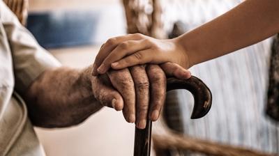 ABD'de �arp�c� anket! Gen�ler sosyal medyadan, ya�l�lar televizyondan takip ediyor