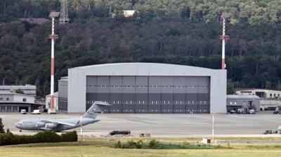 D�nyan�n en b�y���yd�, Trump'�n hedefi oldu! �ran tart��mas� Almanya'da askeri �slere s��rad�