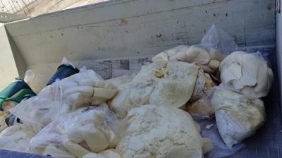 Halk sa�l���yla oynayanlara ge�it yok: 11 ton s�t �r�n� imha edildi