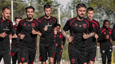 Samsunspor'da zorlu Galatasaray ma��n�n haz�rl�klar� ba�lad�