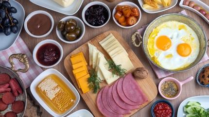 Ara�t�r�ld�! Kahvalt�da faydal� diye yiyoruz: Meme kanseri riskini y�zde 50 artt�r�yormu�