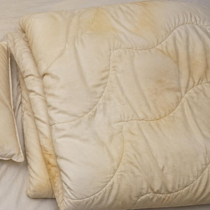 Yorgandaki sar� lekelerin tek ��z�m� karbonat de�il! ��te en pratik temizlik �nerileri