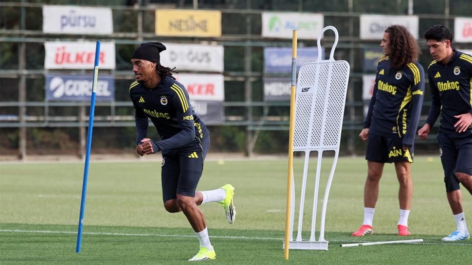 Fenerbahçe, Süper Lig'deki Başakşehir karşılaşmasına hazır