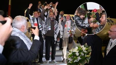 K�resel Sumud Filosu'nda yer alan aktivistler yurda d�nd�