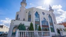 Almanya'da al�ak sald�r�! Camiyi hedef ald�lar