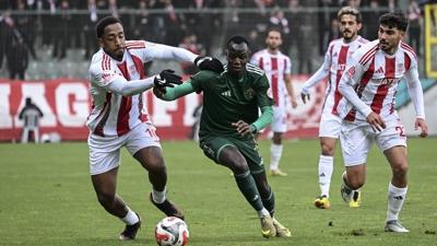 Esenler Erokspor, S�per Lig �ans�n� play-off finaline b�rakt�