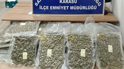 Sakarya'da ilgin� olay! Sahile vuran �antadan uyu�turucu ��kt�
