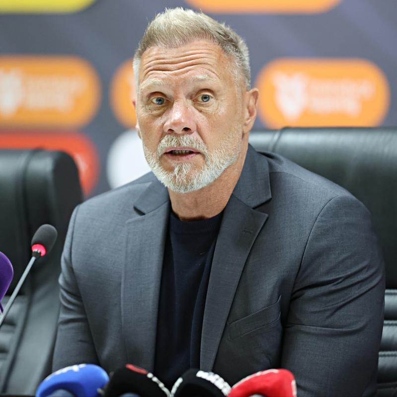 Thorsten Fink: Biz Fenerbah�e ya da Galatasaray i�in oynam�yoruz