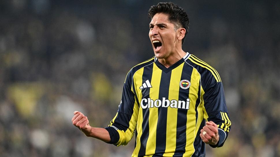 Islıklanan Edson Alvarez'den paylaşım
