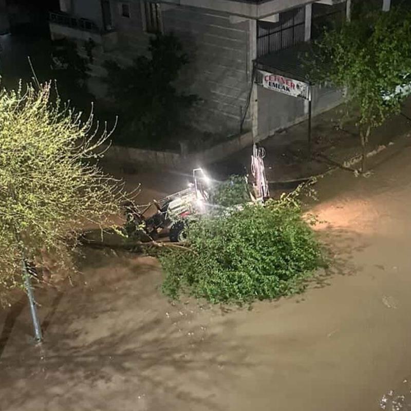 �anl�urfa'da f�rt�na 1 can ald�... Valilikten kritik tatil karar�
