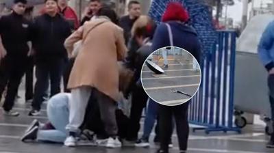 �emsiye satarak ge�imini sa�l�yordu: Engelli vatanda�a ac�madan tekme tokat sald�rd�lar