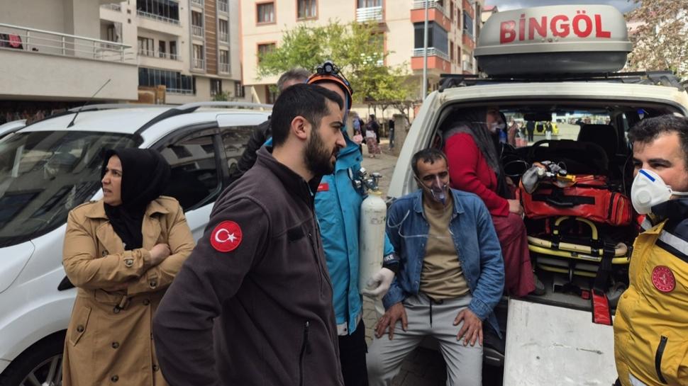 Dairede yangın paniği: 13 kişi dumandan etkilendi
