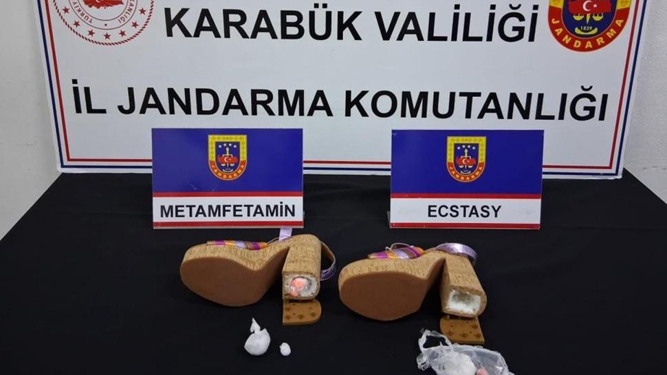 Kadına ayakkabısına 
