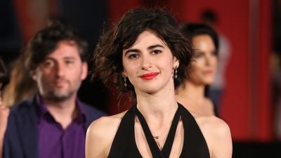Nesrin Cavadzade evlendi! D���nden ilk foto�raf geldi