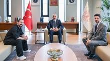 Bar�� Man�o'nun izinde anlaml� bulu�ma! Bakan Ersoy Do�ukan Man�o ile g�r��t�